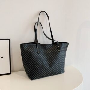 Priscy Tote